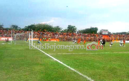 Restu Gunawan Kembali Robek Gawang Putra Jombang