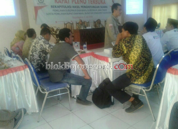 Saksi Gus Ipul-Puti Tak Tanda Tangan Berita Acara KPU Bojonegoro