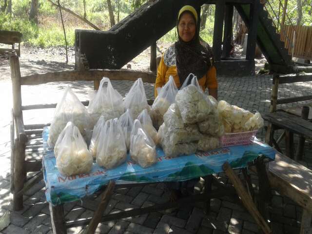 Unik, Kerupuk Garut Banyak Diminati