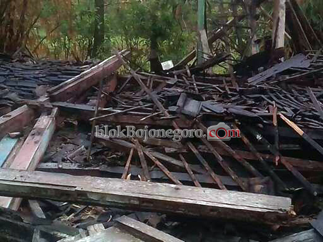 Diterjang Angin, 7 Rumah di Bojonegoro Rusak Berat