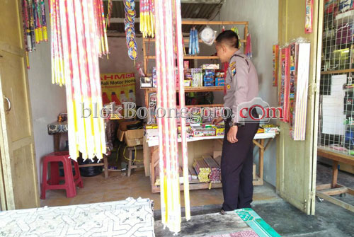Polres Cek Penjual Kembang Api Diduga Bertulis Arab