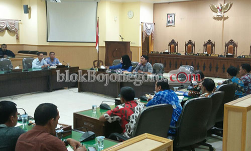 Alasan Acara Kampus, UNNES Mangkir Hadiri Undangan Dewan