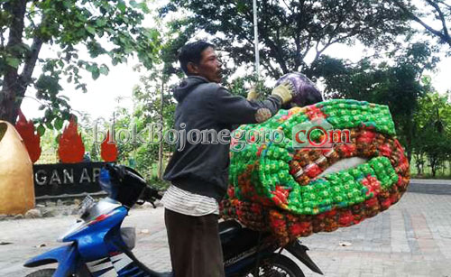 Pasiren, 25 Tahun Jual Kasur Keliling