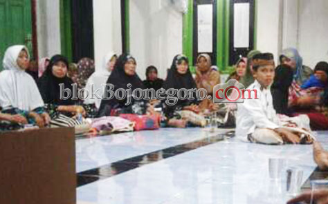 Malam 10 Syuro, Gelar Tasyakuran Hingga Santuni Yatim