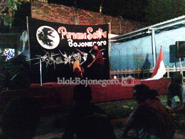 Para Pelaku Seni Unjuk Gigi di Pelataran Pondok Pinang