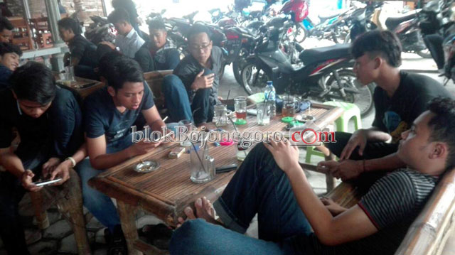 Lebaran, Warkop Menjadi Tempat untuk Bersilaturrohim