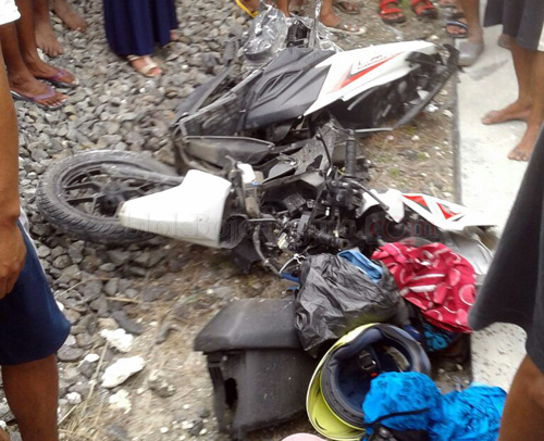 Sekeluarga di Bulu Tertabrak Kereta Api di Balen