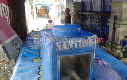 Meski Sepi, PKL di RSUD Lama Tetap Bertahan