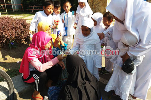 Sambut Bulan Ramadhan, Tanamkan Jiwa Berbagi pada Siswa