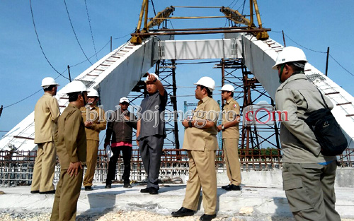 PU Bina Marga Kesulitan Bangun Tengah Jembatan