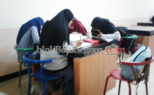 Jelang UN, Pelajar Ramai-ramai Daftar Bimbel