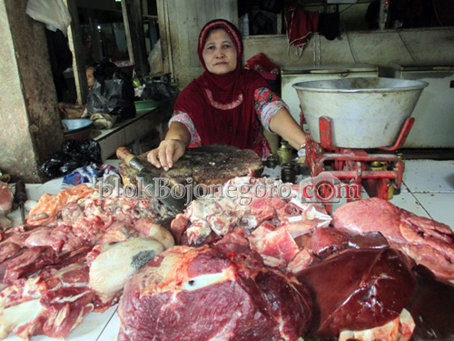 Harga Daging Sapi Masih Rp100.000 Per Kilogram