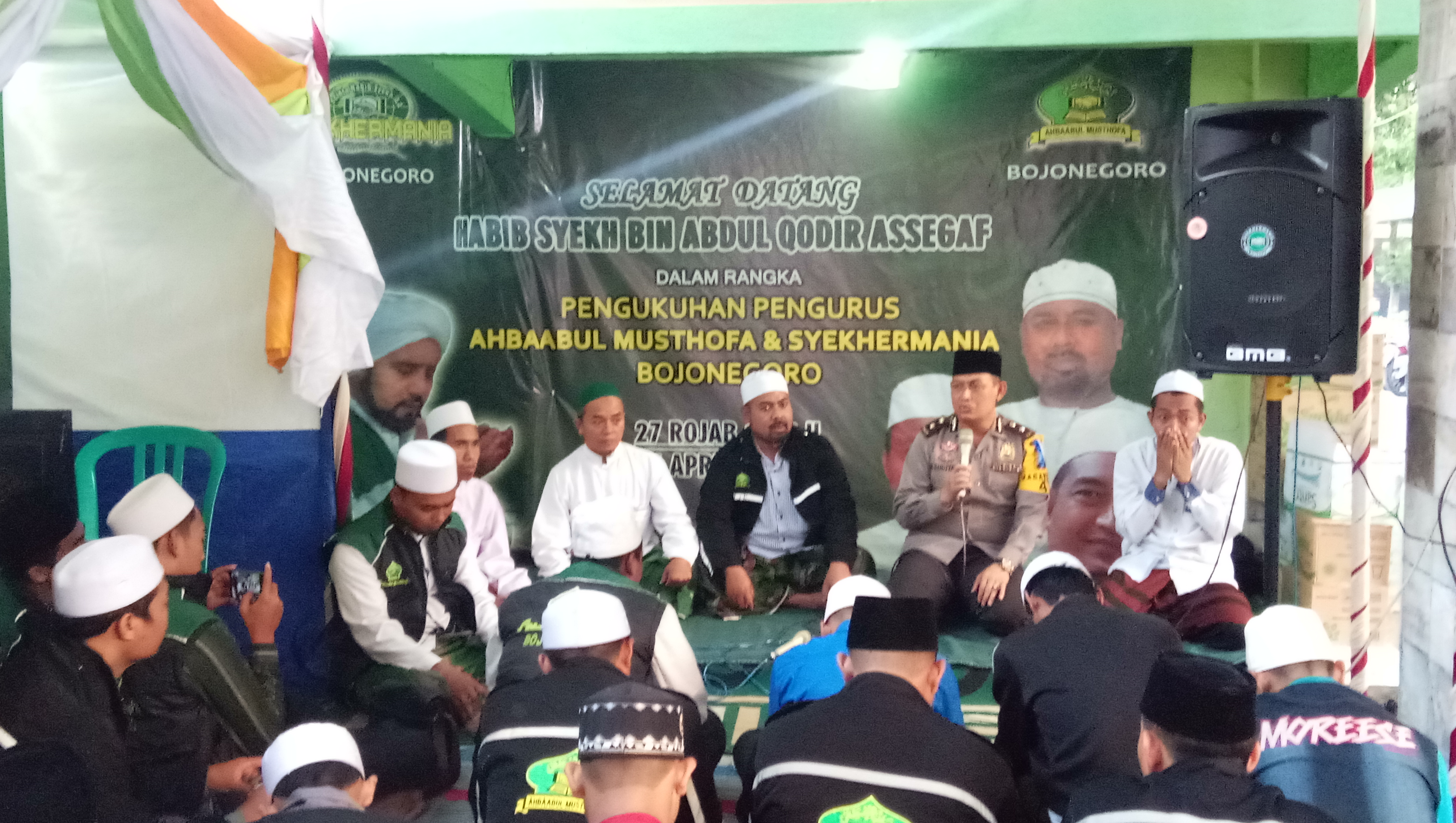 Ahbaabul Musthofa dan Syekher Mania Gelar Santunan