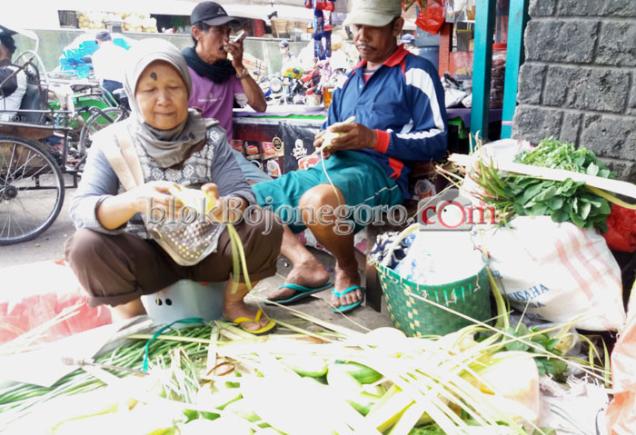 Hari Raya Ketupat, Penjual Janur Bermunculan