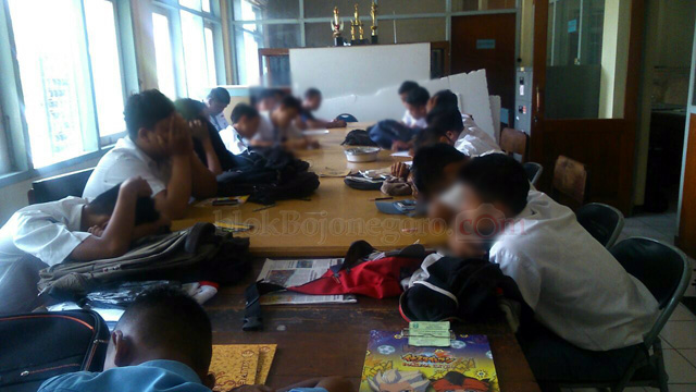 Asyik Ngopi, 18 Pelajar Diamankan Satpol PP