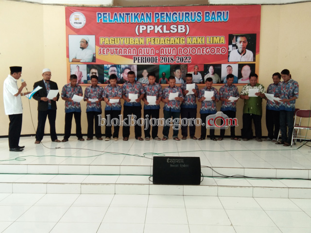 Mas Wawan Lantik Paguyuban PKL Alun-Alun