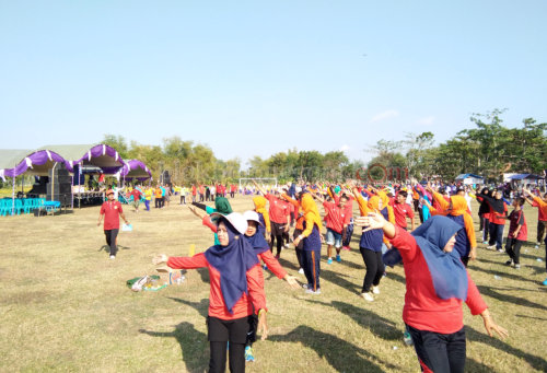 Puncak Perayaan HUT RI, Warga Lengkong Senam Sehat
