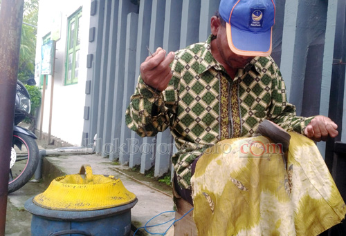 20 Tahun Jahit Sepatu dengan Dukungan Keluarga