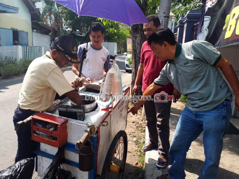 Mbah No, Jual Es Krim 1970 Sampai Hari ini