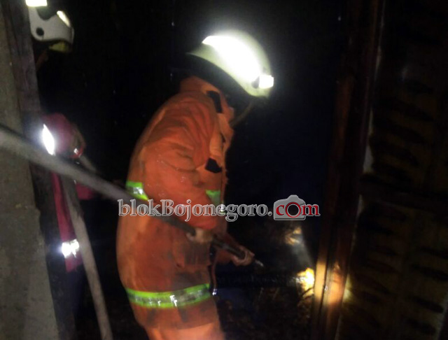 Api dari Tungku Diduga Picu Kebakaran Oven Tembakau di Jono