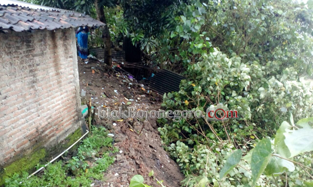 Satu Rumah Milik Warga Kuncen Terancam Longsor