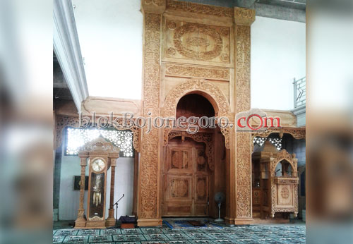 Ukiran Daun, Keunikan Masjid Baiturrahman Temayang
