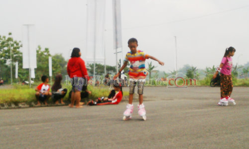Booming Sepatu Roda, GOR Jadi Arena Belajar