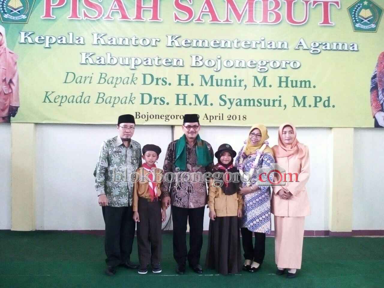 Pengalungan Sorban Tandai Pisah Sambut Kepala Kemenag Bojonegoro