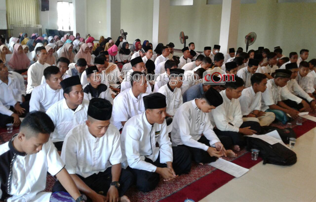 Jelang UNBK, Siswa SMAN 1 Dander Gelar Doa Bersama