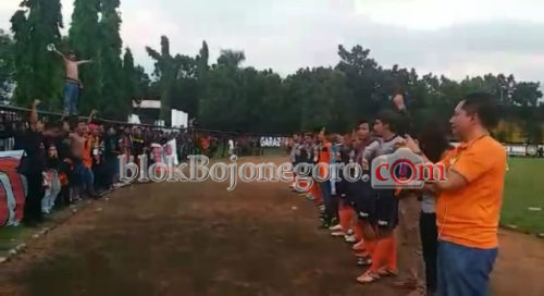 Nyanyian Heroik Suporter, Suntik Semangat Pemain