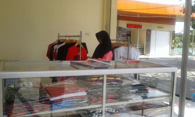 Stand di Taman Rajekwesi Sepi Pengunjung