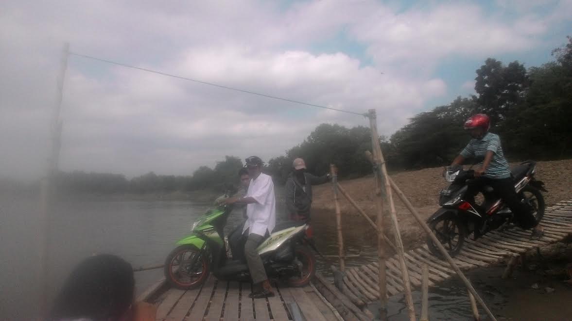 Lebaran Usai, Pendapatan Penambang Perahu Turun Lagi