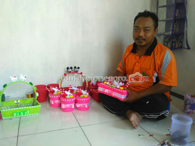 Kerajinan Toples Hias dari Kalitidu Merambah Pasar Nasional