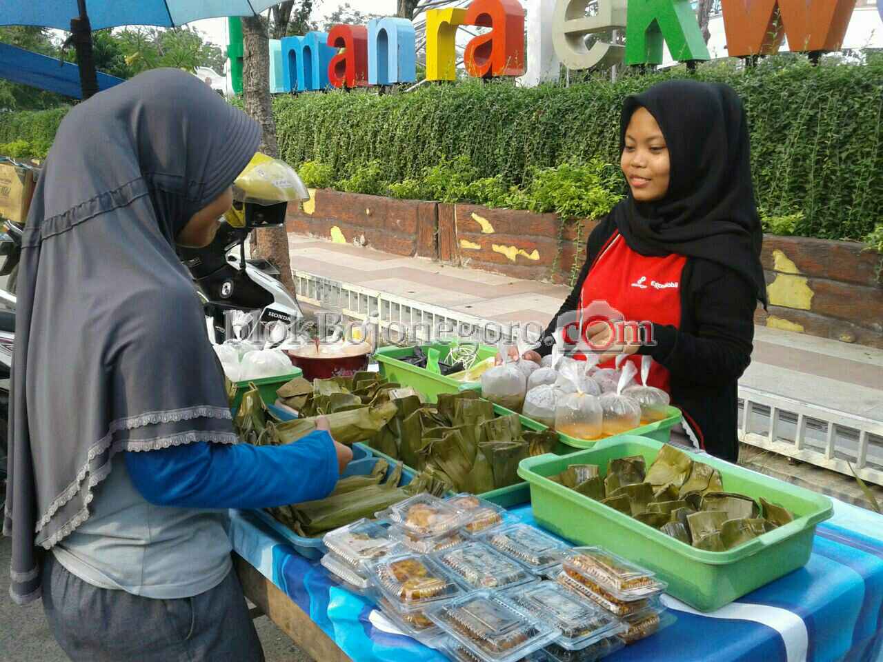 Taman Rajekwesi, Lokasi Asyik Berburu Santap Buka