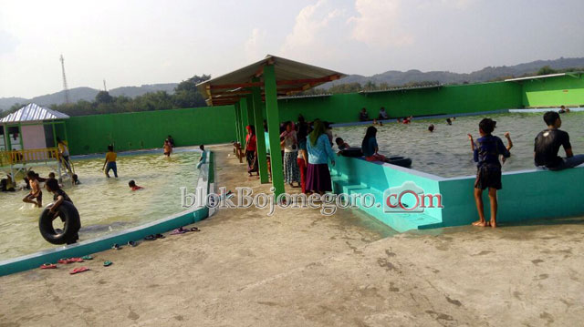 Baru, Ada Kolam Renang di Desa Rendeng