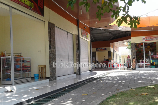 Ruko Taman Rajekwesi Masih Sepi Pengunjung