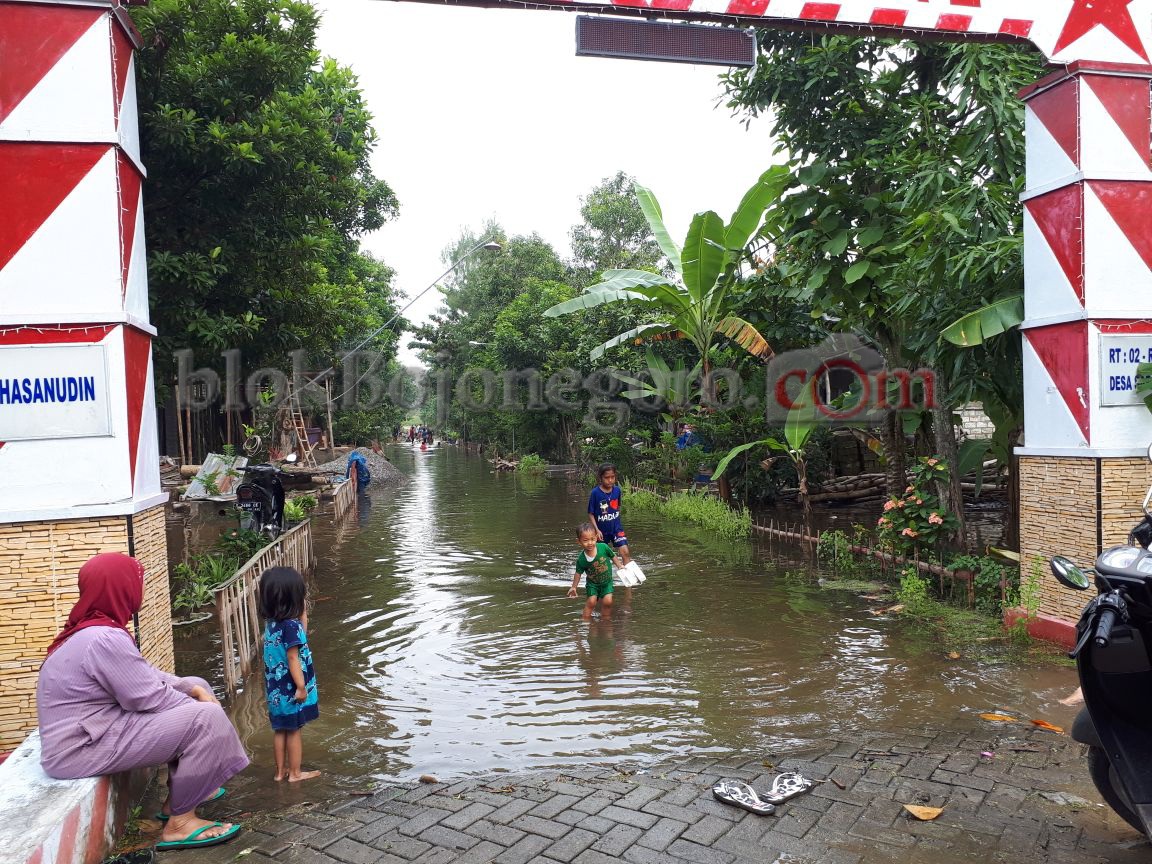 Chek Dam Bocor, 3 RT di Sarangan Kebanjiran