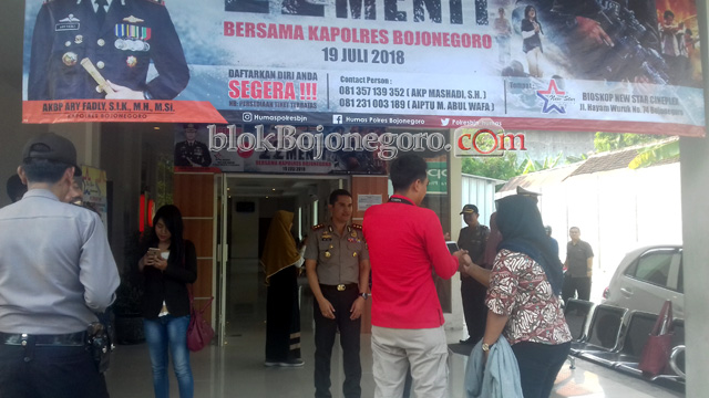 Putar Perdana, Masyarakat Antusias Tonton Film 22 Menit