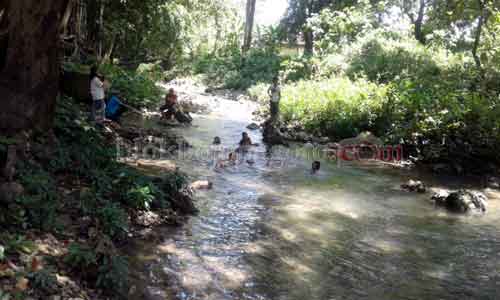 Hari Libur, Sendang Grogolan Tempat Alternatif Liburan