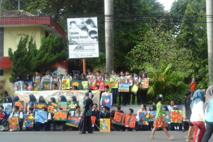 Pamerkan di Jalanan karena Belum Ada Gedung Kesenian Bojonegoro