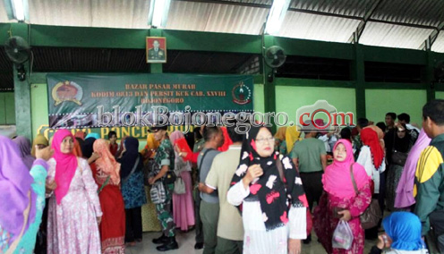 Persit Kodim 0813 Bojonegoro Adakan Bazar