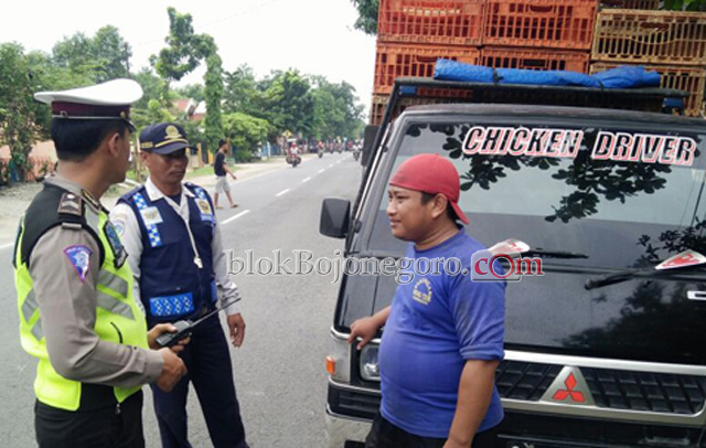 Saat Razia, Satlantas Temukan Pemuda Bawa Sajam