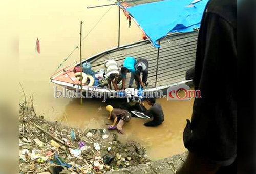 Naik Perahu, Perempuan Tercebur ke Bengawan Solo