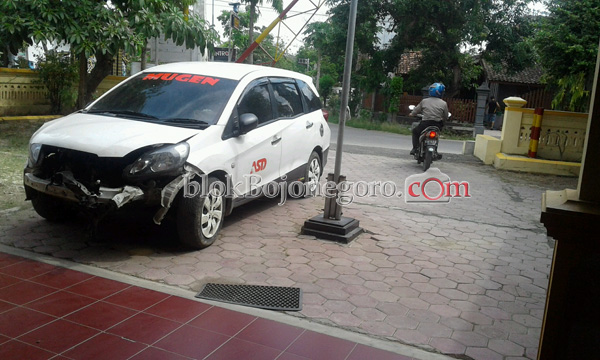 Mobil di Hutan, Hingga Kini Belum Ditemukan Pemiliknya