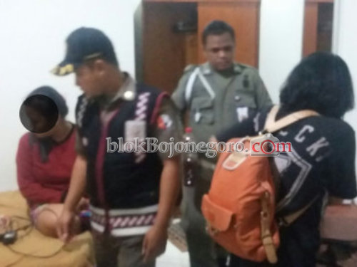Lhoh...! Dua Pasang Mahasiwa Digerebek di Hotel
