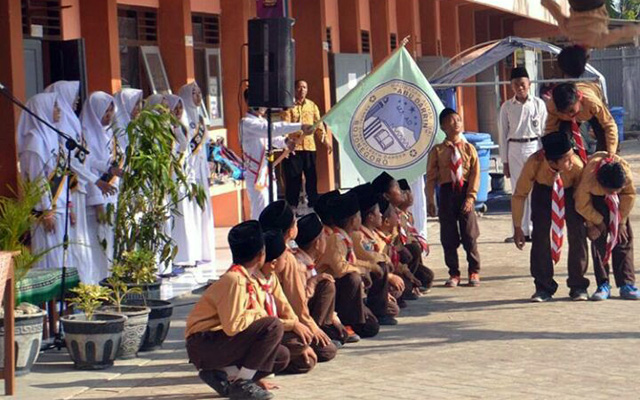 Pelantikan Osis MA Abu Ditandai Pesta Kembang Api