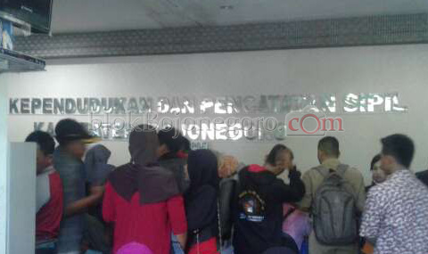 Pengajuan Surat Keterangan di Disdukcapil Membludak