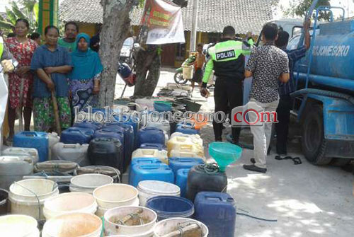 Hari Ini BPBD Dopping Air Bersih ke Kecamatan Ngraho