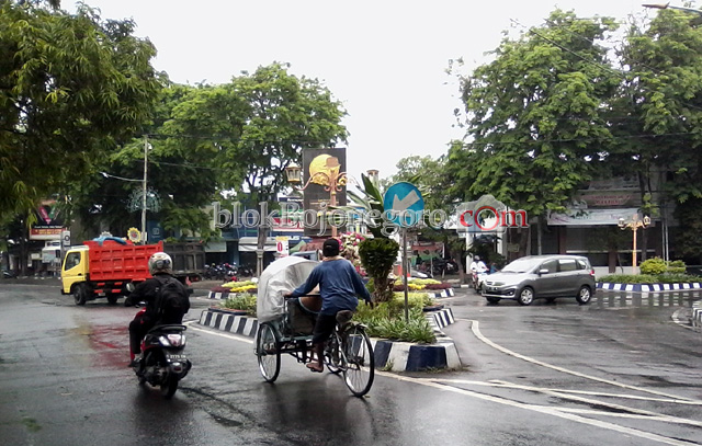 Dilanda Gerimis, Sejumlah Ruas Jalan Lengang