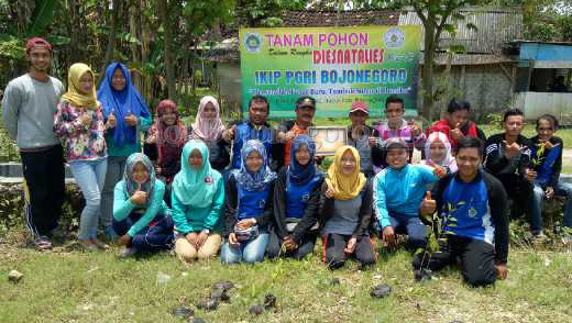Dies Natalis, IKIP PGRI Tanam Pohon